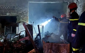 Quảng Ninh: Giải cứu 1 người bị mắc kẹt trong vụ cháy nhà dân ở Cẩm Phả