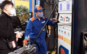 Giá xăng dầu giảm lần thứ ba liên tiếp từ 15h chiều nay 13/3