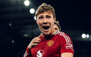 Hai ngôi sao tấn công giải cơn khát bàn thắng, MU chơi một trận tưng bừng trước Leicester