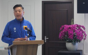 HLV Huỳnh Đức làm giảng viên khóa học của nữ HLV