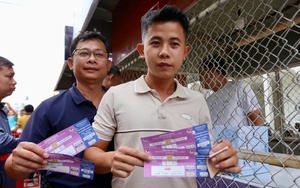 Bóng lăn trong tuần: Khe cửa sân Gò Đậu