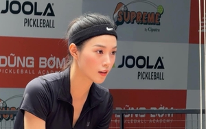 Hoa khôi bóng chuyền lọt Top 10 Hoa hậu hoàn vũ Việt Nam thử sức với pickleball, sắc vóc đầy sức hút