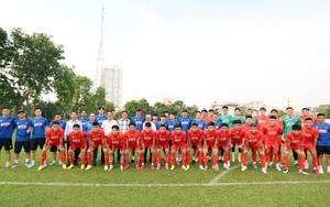 Đội tuyển Việt Nam được tiếp 'lửa', Bùi Tiến Dũng tự tin trước tuyển Campuchia