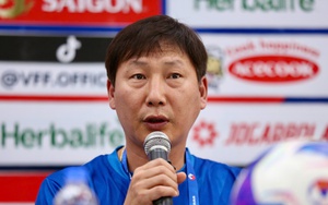 HLV Kim Sang Sik quyết thắng đội tuyển Campuchia