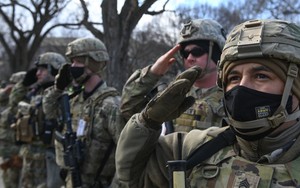 Tòa án liên bang Mỹ chặn lệnh cấm người chuyển giới phục vụ trong quân đội