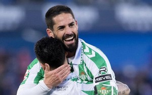 Antony thức tỉnh Isco, nâng tầm Betis