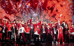 Cô dâu Quỳnh Lương đẹp thanh lịch trong đám hỏi