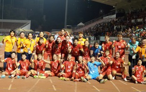 Đối thủ tâm phục, khẩu phục Huỳnh Như và đồng đội