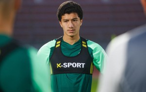 Cầu thủ Việt kiều 500 tỷ đối mặt tình cảnh đáng lo sau khi thành đồng đội của cựu sao Man City