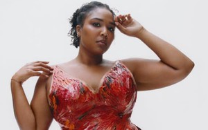 Lizzo thông báo về album phòng thu mới