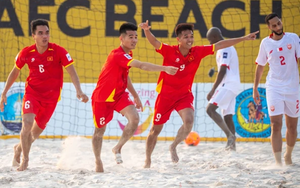 Tuyển bóng đá Việt Nam giành chiến thắng lịch sử ở giải Châu Á, thắp lên hi vọng vào tứ kết