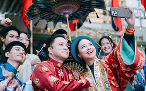 Nữ diễn viên điện ảnh Việt thần thái với cổ phục Việt.