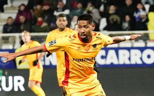 Cầu thủ Việt kiều chính thức nhận quốc tịch Việt Nam, HLV Kim Sang Sik có thêm lựa chọn