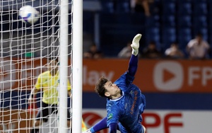 'Văn Lâm không được gọi vào đội tuyển là việc của HLV trưởng, ông ấy đang làm tốt'