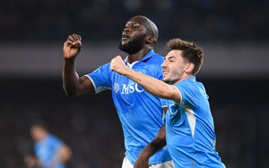 Inter chiến thắng trong ngày HLV bị truất quyền chỉ đạo, Napoli đánh bại Milan