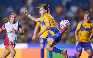 Sửng sốt với pha dứt điểm chưa từng thấy trong lịch sử bóng đá, kết hợp giữa 'bọ cạp' và đánh gót