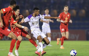 Xuân Trường đang 'hồi sinh', HLV Kim Sang Sik liệu có thấy?