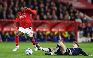 “Người cũ” ghi bàn khiến MU nhận thất bại, hiện tượng Ngoại hạng Anh bay cao trên BXH