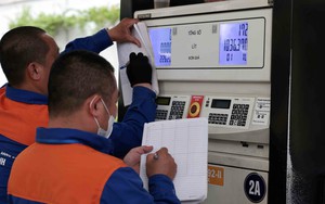 Giá xăng dầu đảo chiều giảm rất mạnh từ 15h chiều nay 10/4