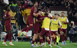 Sao trẻ ghi siêu phẩm, Roma và Lazio chia điểm trong trận derby thành Rome