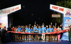 Hơn 2000 người chạy marathon 'Tự hào Tổ quốc tôi'