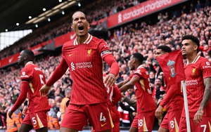 Van Dijk từ tội đồ thành người hùng, Liverpool xây chắc ngôi đầu Ngoại hạng Anh