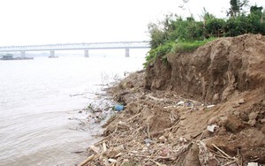 Hà Nội công bố tình huống khẩn cấp sạt lở bờ sông Đuống tại quận Long Biên