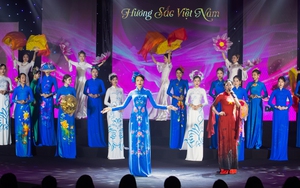 Áo dài tôn vinh phụ nữ Việt Nam trong Kỷ nguyên hội nhập 