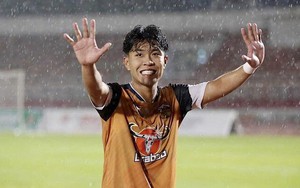 Tin nóng bóng đá Việt hôm nay 15/4: Tuyển thủ báo tin vui cho HLV Kim Sang Sik; HLV Nhật Bản bất ngờ nhận xét về Tuấn Hải