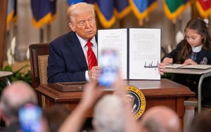 Tổng thống Mỹ Donald Trump đứng đầu danh sách 100 người có ảnh hưởng nhất năm 2025 do Tạp chí Time công bố