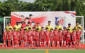 Cầu thủ Việt Nam tạo niềm cảm hứng cho trẻ em