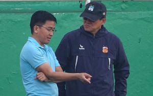 HLV Vũ Tiến Thành bị cấm chỉ đạo 4 trận, Trưởng đoàn HAGL bị 'treo' 3 trận vì xúc phạm trọng tài