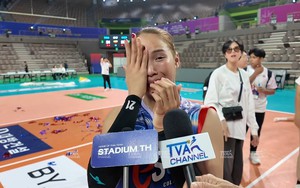 Sao bóng chuyền bật khóc, tiết lộ người thân qua đời sau khi ghi 23 diểm ở trận thắng Hàn Quốc