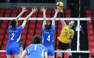 Dòng trạng thái fanpage CLB bóng chuyền của Thanh Thuý làm nổ ra những tranh cãi dữ dội sau thất bại đầu tiên ở giải châu Á