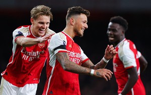 Arsenal vs Crystal Palace: Cánh phải huyền thoại đã trở lại