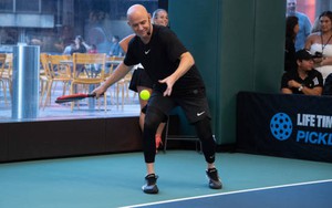 Huyền thoại quần vợt Agassi lần đầu tiên thi đấu pickleball chuyên nghiệp
