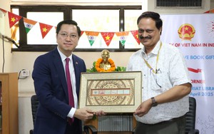 50 năm Thống nhất đất nước: Quảng bá hình ảnh đất nước qua những trang sách hào hùng