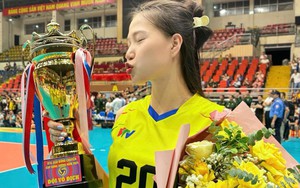 Phụ công bóng chuyền 2k1 chơi một trận ấn tượng ở cúp châu Á, xứng danh đàn em của huyền thoại Ngọc Hoa