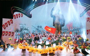 'Khúc ca khải hoàn': Xúc động nghe lại hai bản tin chiến thắng