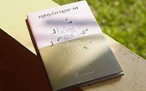 Hàng trăm bạn đọc xếp hàng dài xin chữ ký nhà văn Nguyễn Ngọc Tư 