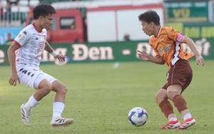 Đội trưởng Minh Vương bị la ó trong trận thắng của HAGL