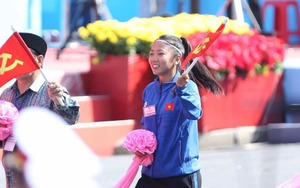 Tiền đạo ĐT Việt Nam tham gia diễu hành trong đại lễ, khẳng định quyết tâm cao ở giải châu Á