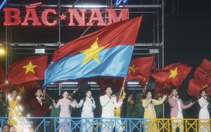 50 năm vẹn nguyên cảm xúc với "Đất nước trọn niềm vui"