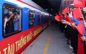 Khởi hành "Đoàn tàu Thống Nhất" nối liền non song một dải