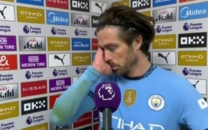 Sao Man City nghẹn ngào tri ân em trai quá cố sau khi chấm dứt cơn hạn bàn thắng ở Ngoại hạng Anh