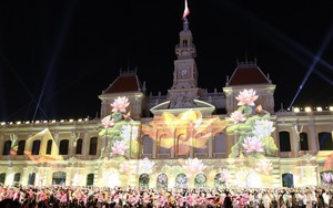 Trình chiếu 3D Mapping kết hợp Vũ điệu khăn rằn “Sắc màu thành phố Bác”