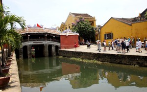 Hội An thu hút nhiều du khách trong nước và quốc tế đến tham quan