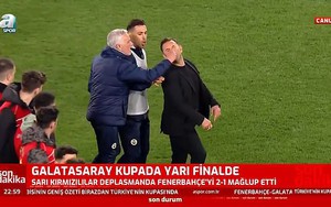 CLB của Mourinho tố HLV đối thủ 'diễn kịch' sau vụ va chạm với 'người đặc biệt'