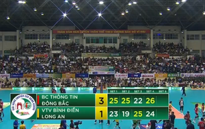 Hot girl bóng chuyền Hà Nội tỏa sáng, đội của Kiều Trinh đánh bại đội của Thanh Thúy ở cúp Hùng Vương