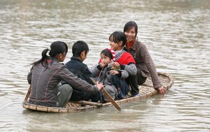 Cuộc sống sau ống kính: "Sông sâu chớ lội, đò đầy chớ qua"…